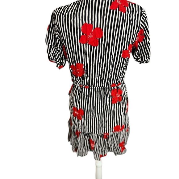 Madewell Ruffle-Wrap Dress in Candied
Orchids Medium 10 - Picture 6 of 13